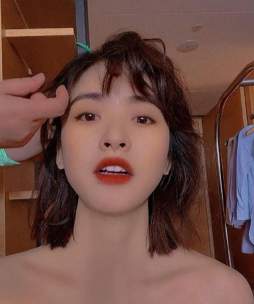 谭松韵爆料吃瓜